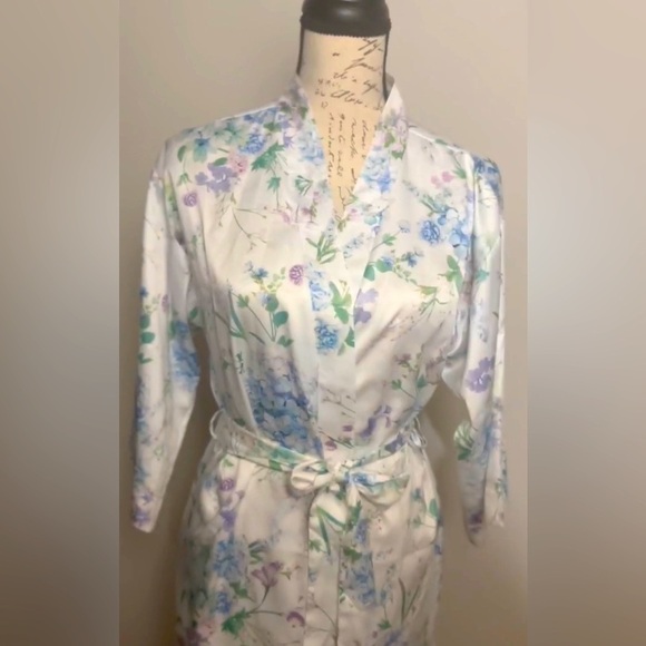 🖤 SO PRETTY! Flora Nikrooz robe/wrap from anthropology - BRAND NEW - Picture 1 of 4